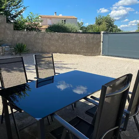 Avec Piscine Et Parking Sauzet (Gard)