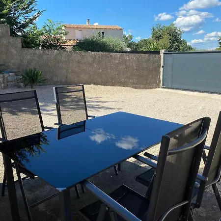 Avec Piscine Et Parking Sauzet (Gard)