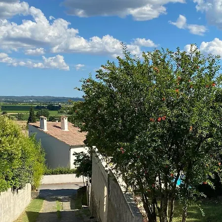 Avec Piscine Et Parking Sauzet (Gard)